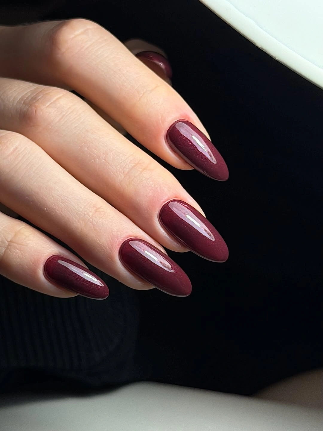 Short lavender almond nails with one pearly silver accent
