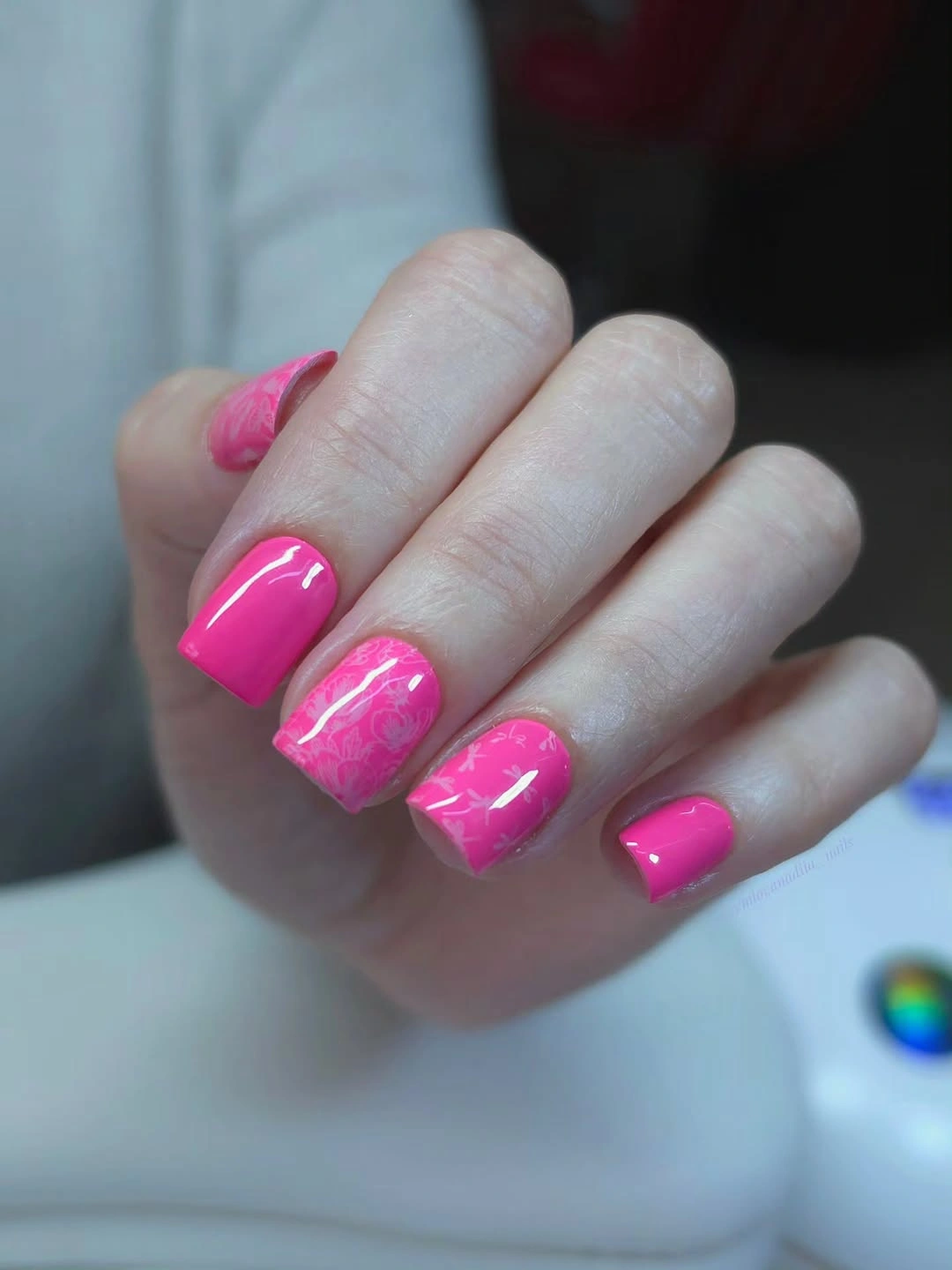 Short square glossy hot pink fall nails