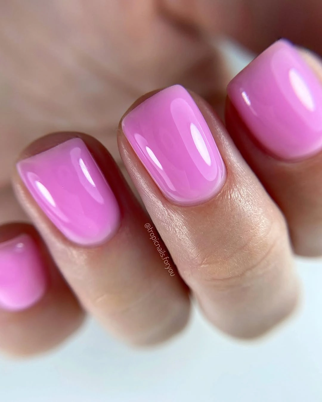 Short rounded glossy magenta pink nude fall nails