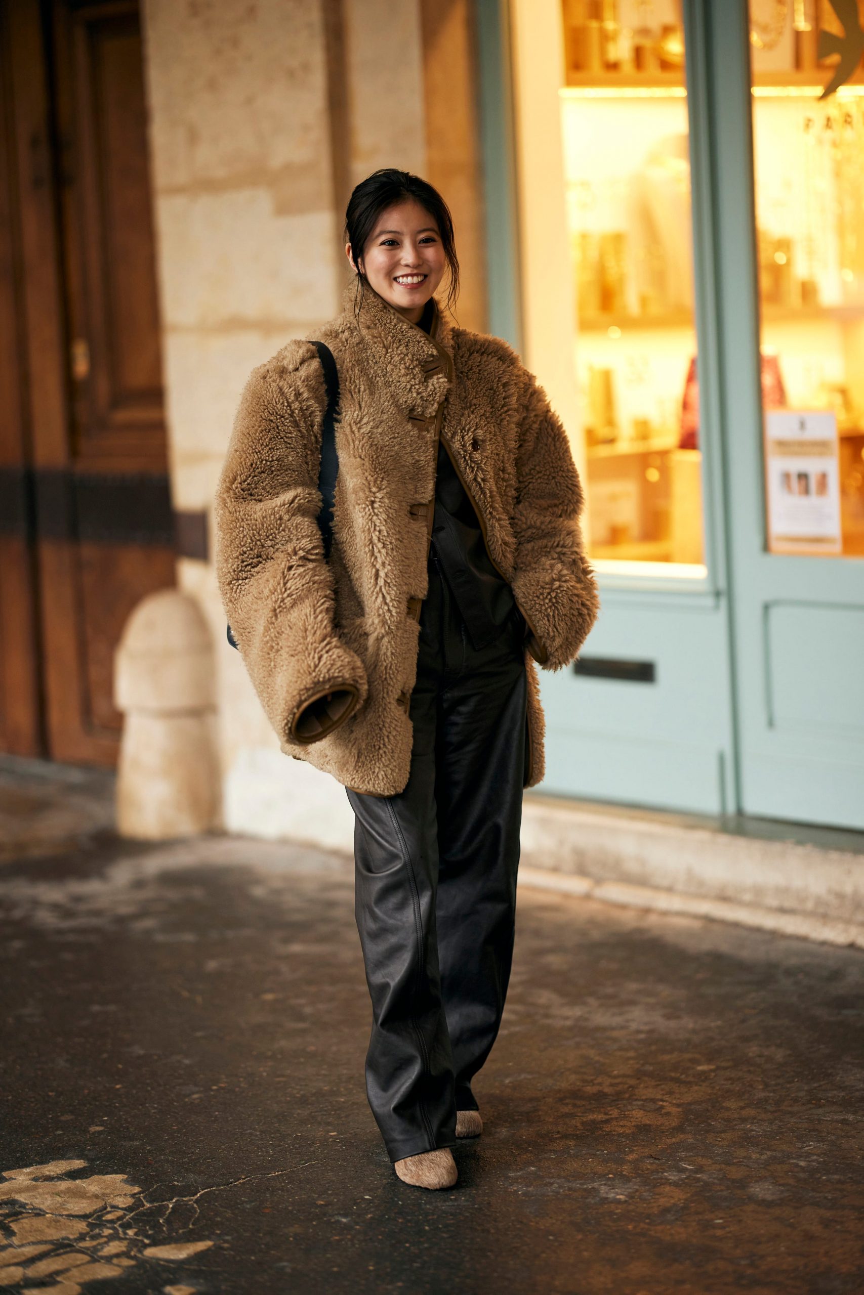 Light Brown Fuzzy Shoes Outfit Idea Light Brown Fuzzy Shoes Outfit Idea β Winter Outfits