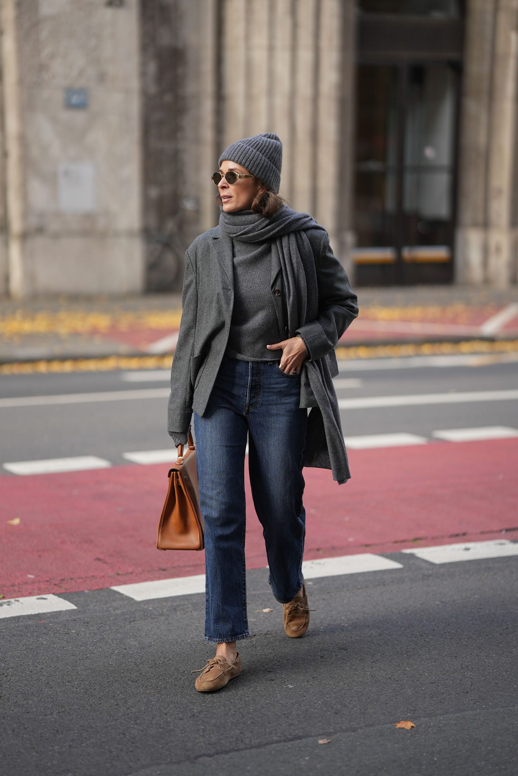 Relaxed Knitwear with Denim Staples Relaxed Knitwear with Denim Staples β Winter Outfits