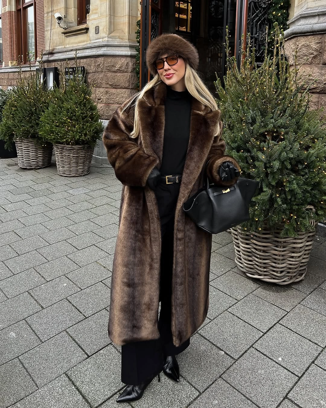 Long Coat Over a Balanced Base
