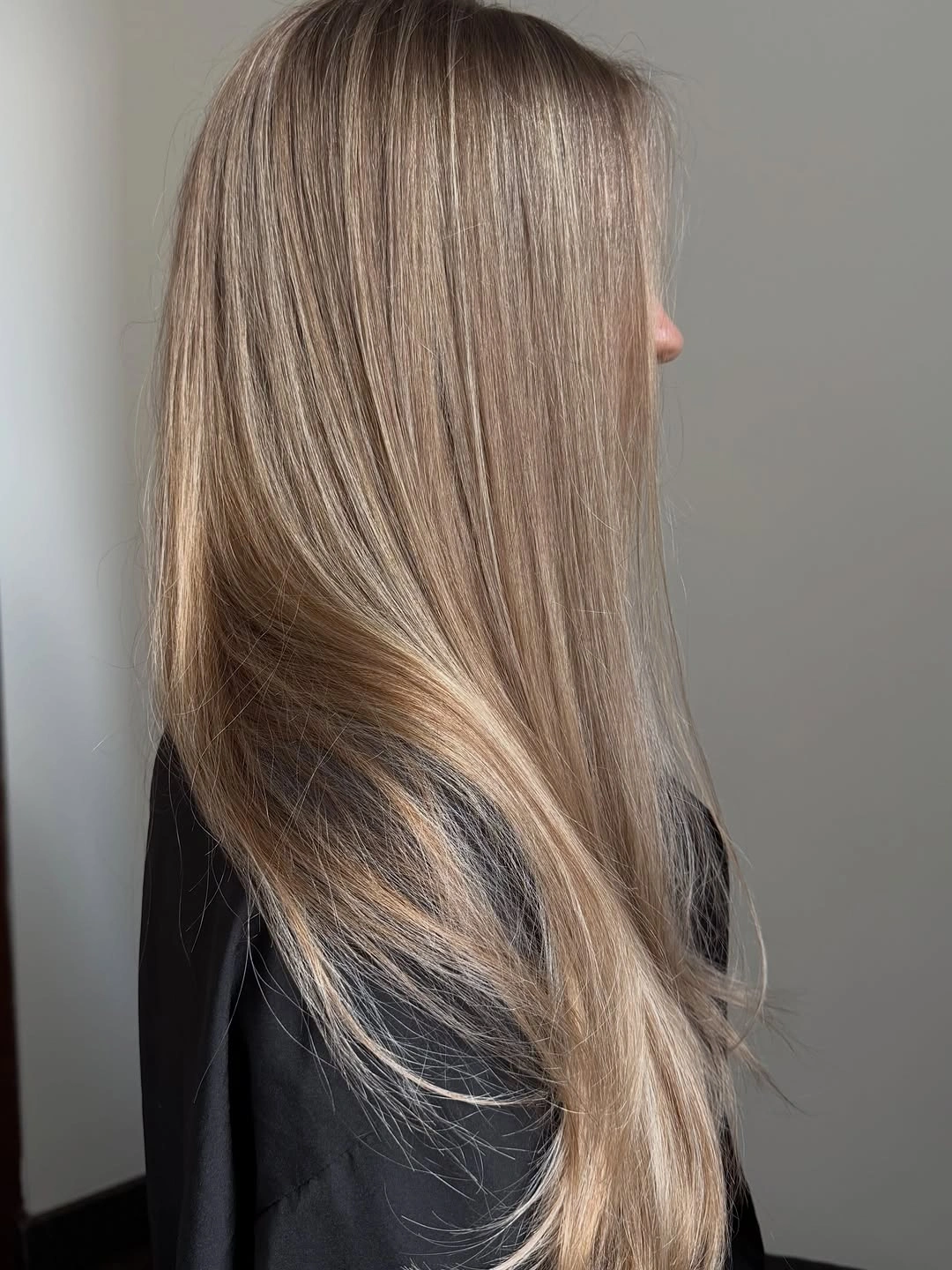 Long beige blonde hair viewed from the side and back