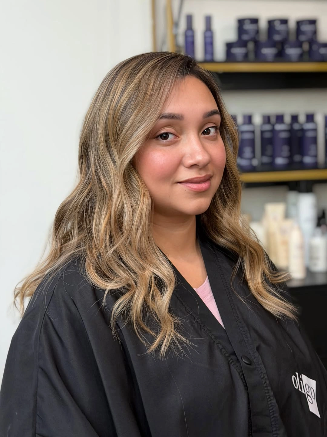 Medium honey beige blonde wavy hair from front