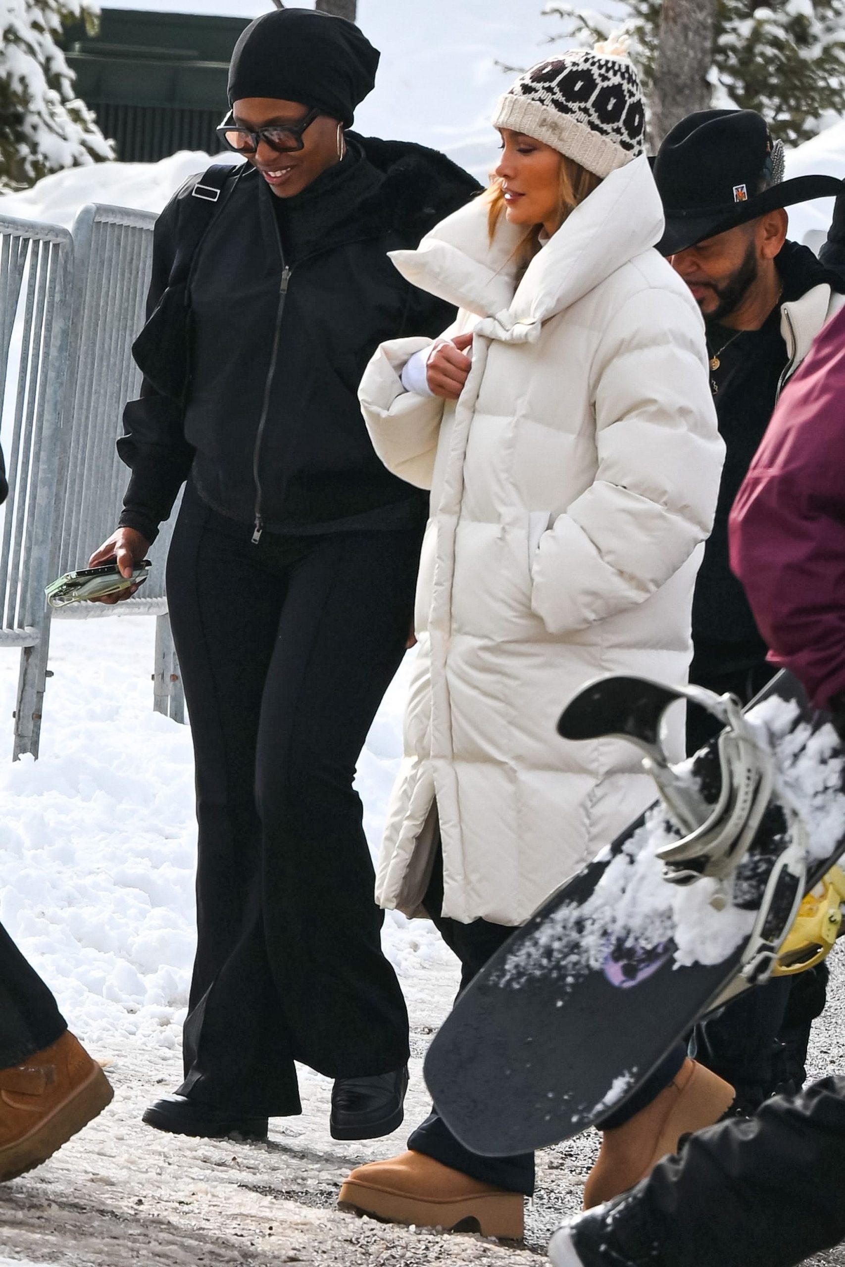 Oversized White Puffer Coat For Snowy Days — Long Puffer Coat Outfits