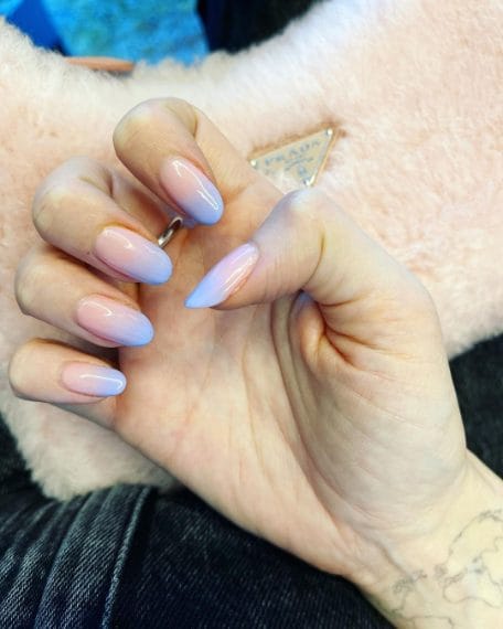 Glossy Visual Idea — Winter Ombre Nails