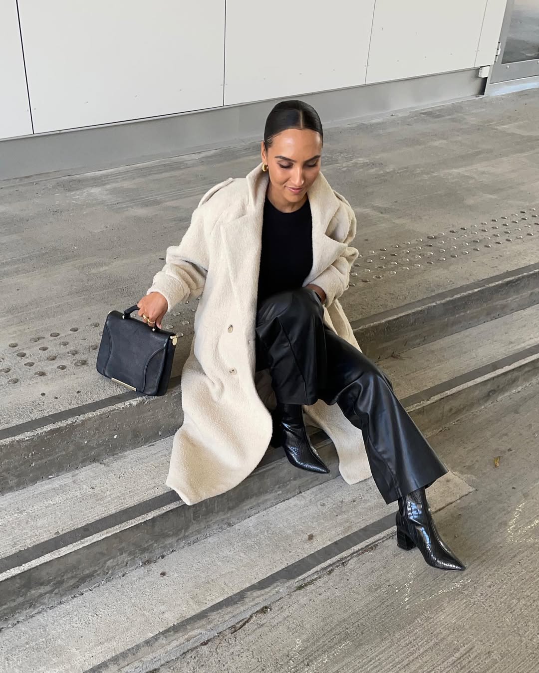 Cozy Teddy Coat: A Chic Winter Staple — London Winter Outfits