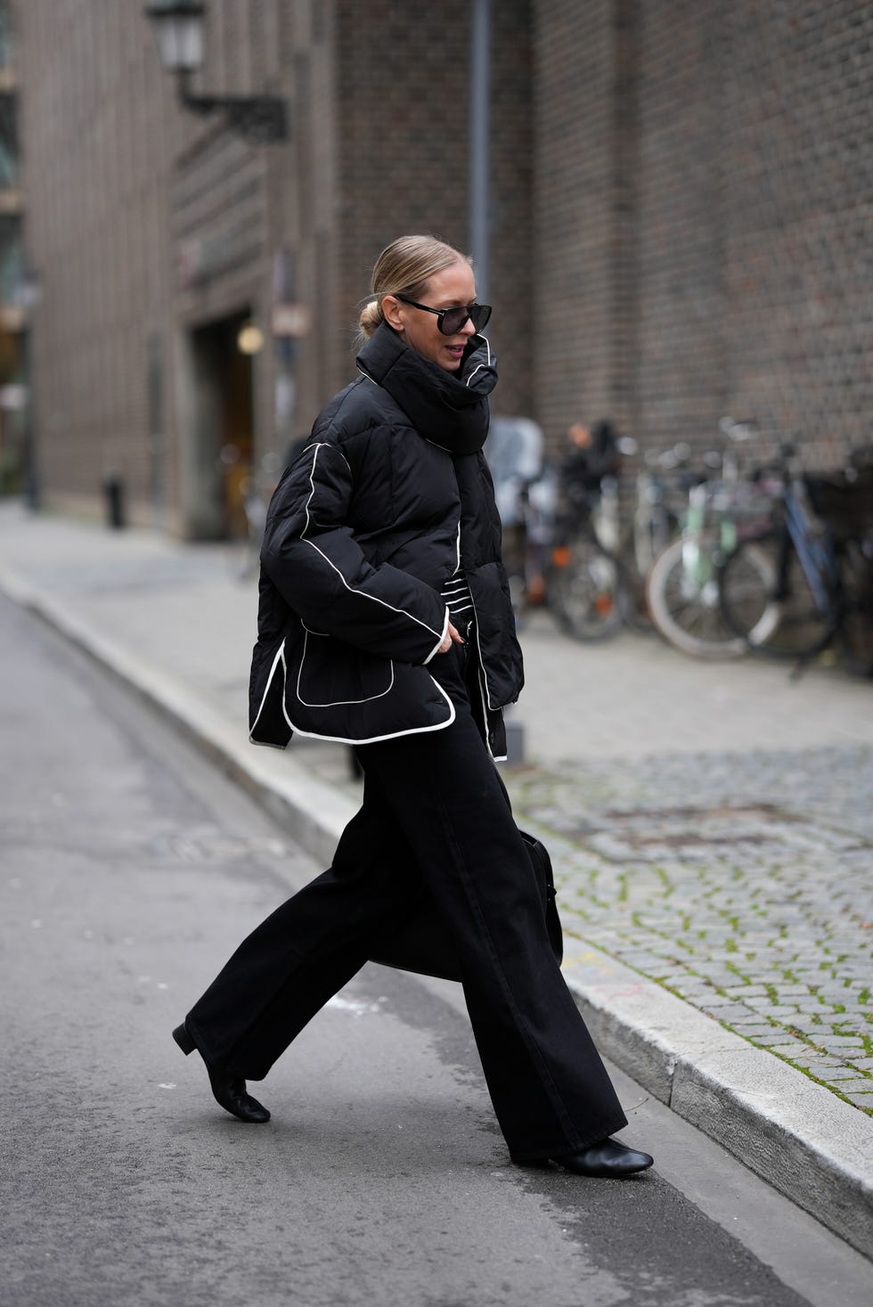 Black Puffer Jacket Seasonality Black Puffer Jacket Seasonality β Parka Outfits