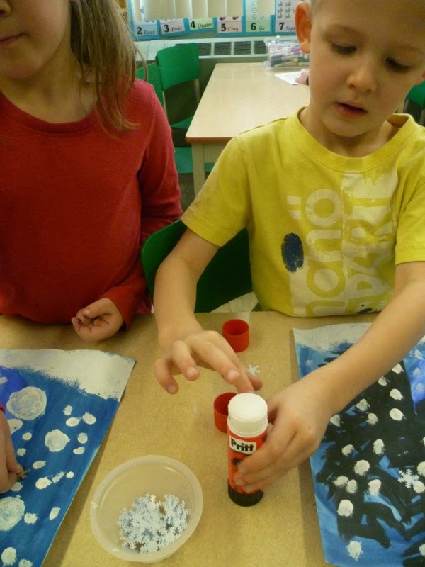 School Craft Activity Scene School Craft Activity Scene β Winter Nails for School