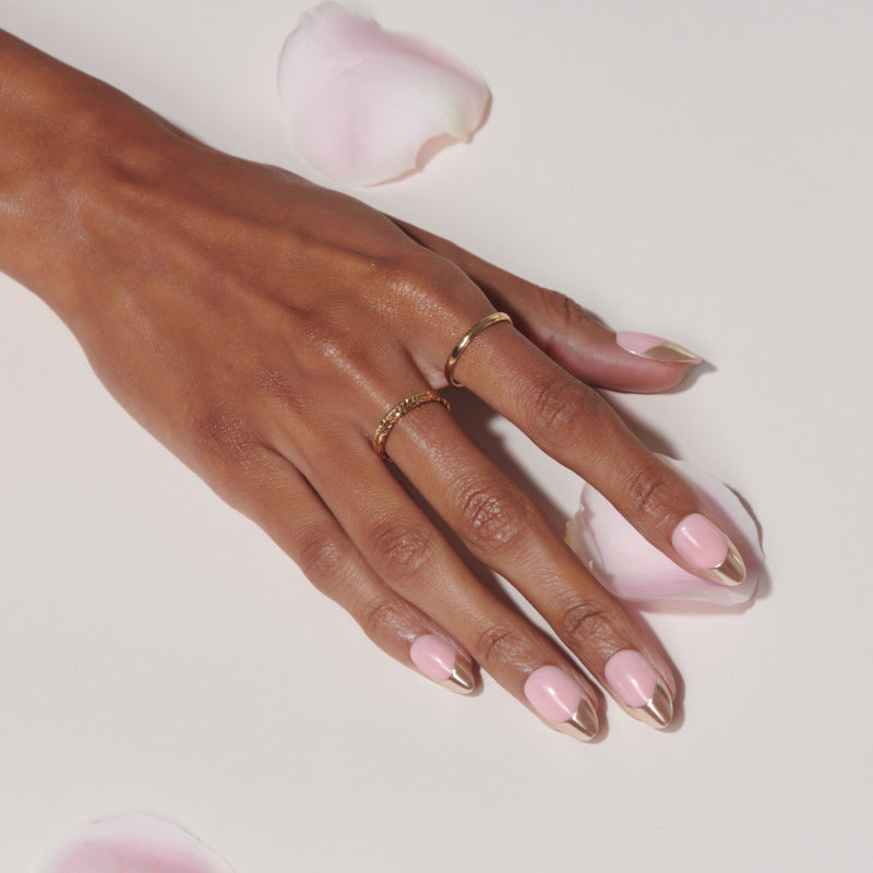 Visible Visual Idea — Short Winter Almond Nails