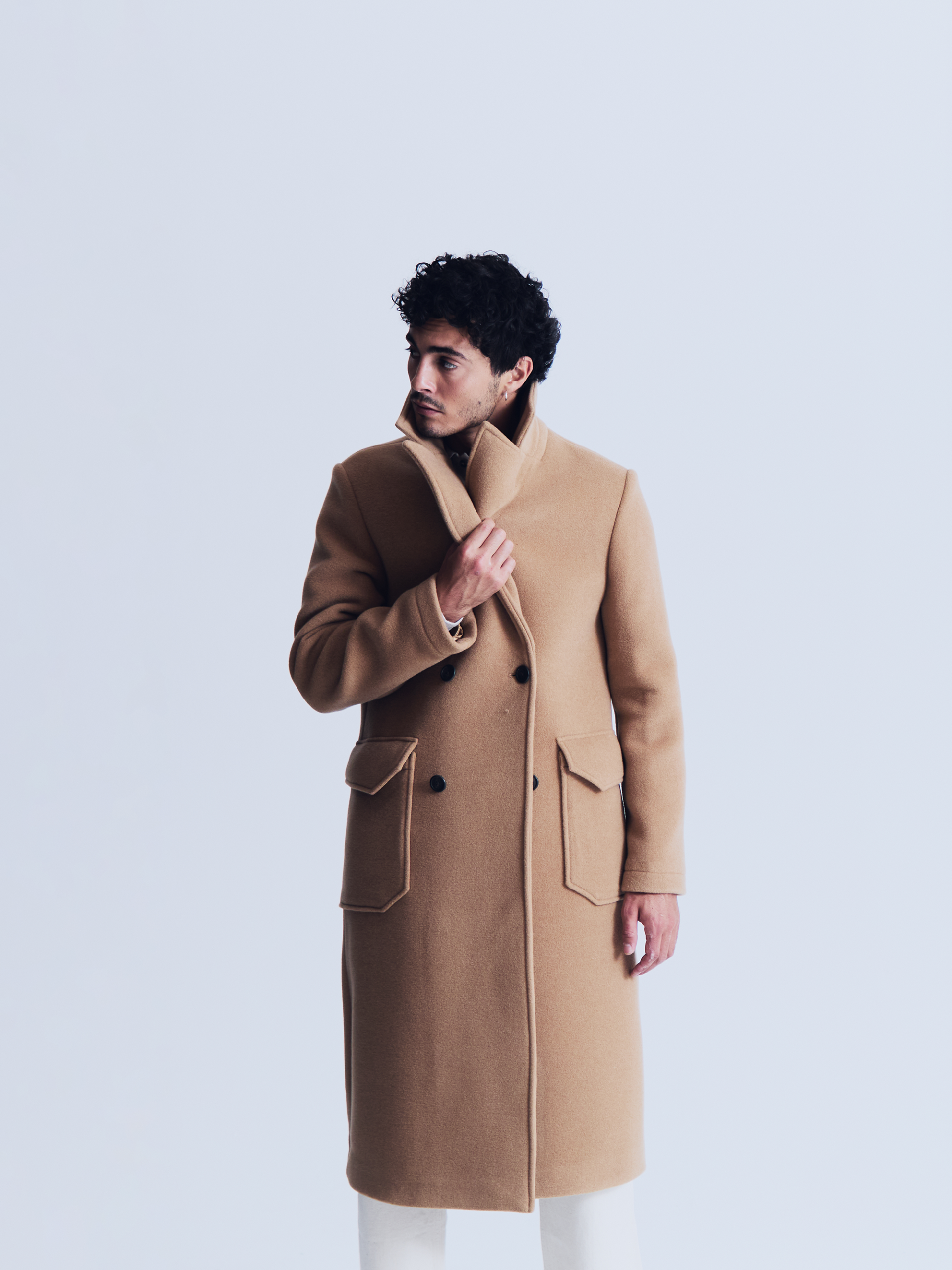 Long Camel Coat Over White Trousers for a Chic Look — Chicago Winter Outfits