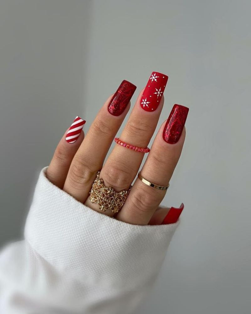 Glossy Red Snowflake Christmas Nails Glossy Red Snowflake Christmas Nails β Christmas Square Nails 2026