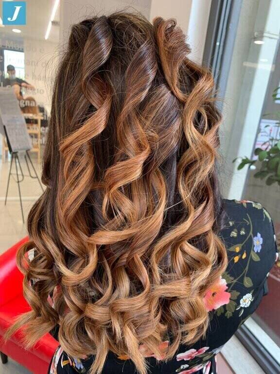 Loose Curls Visual Idea Loose Curls Visual Idea β Chestnut Brown Hair
