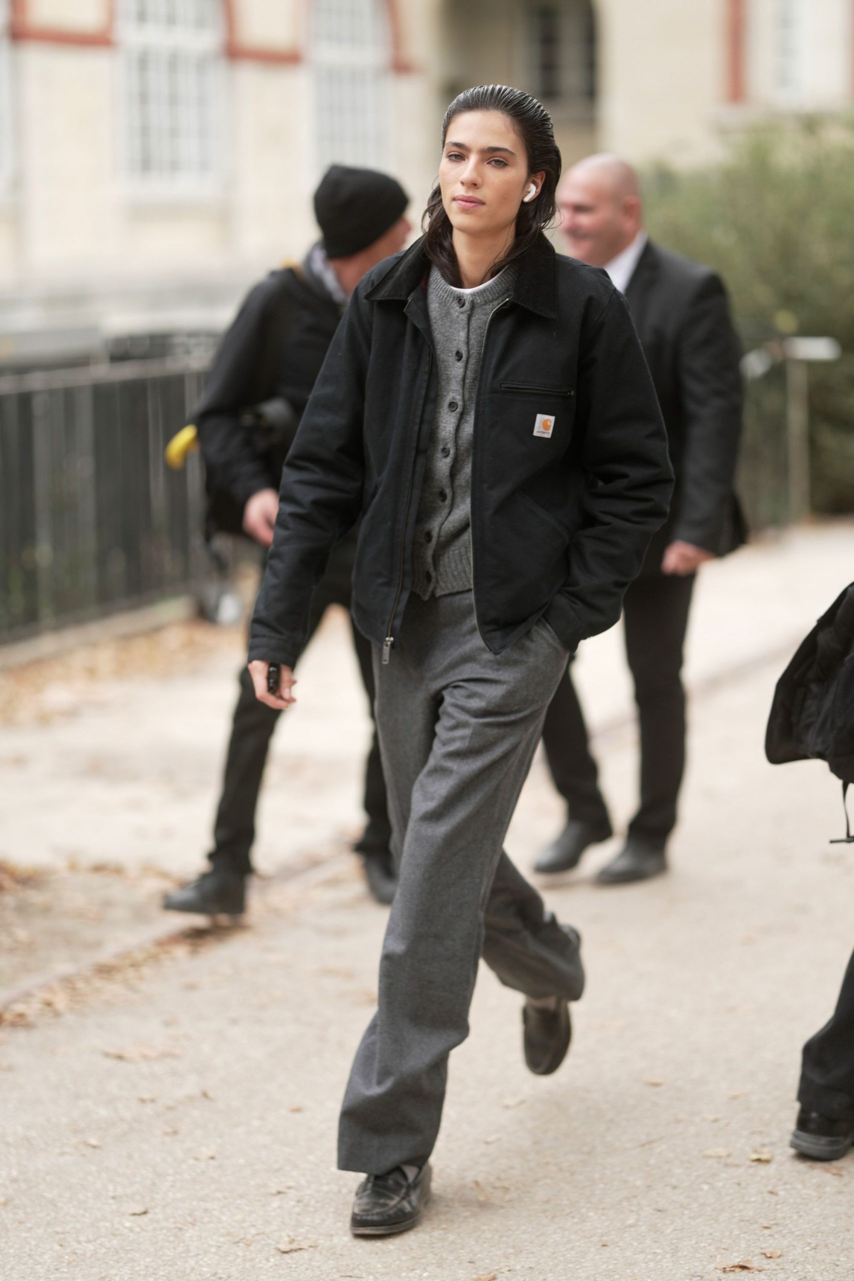 Camel Coat with Grey Turtleneck and White Trousers Camel Coat with Grey Turtleneck and White Trousers β Winter Work Outfits