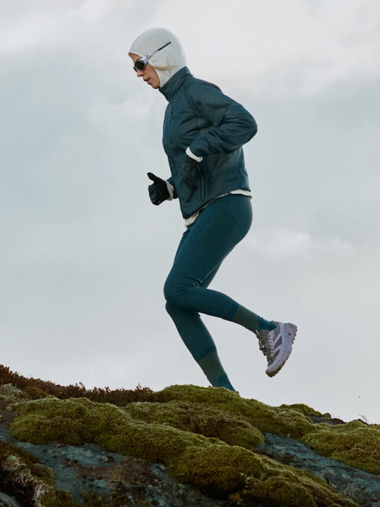 Dynamic Teal and White for Outdoor Running — Winter Workout Outfits