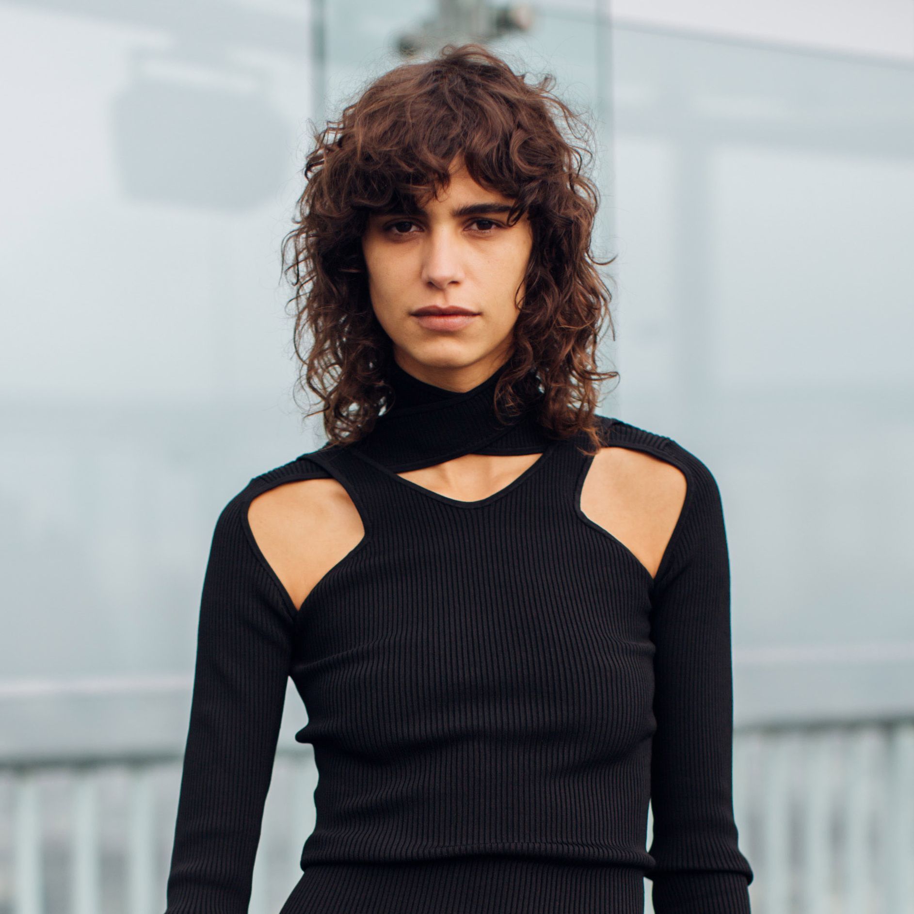 Shoulder Length Curly Shag With Curtain Bangs Shoulder Length Curly Shag With Curtain Bangs β Winter Hairstyles for Curly Hair
