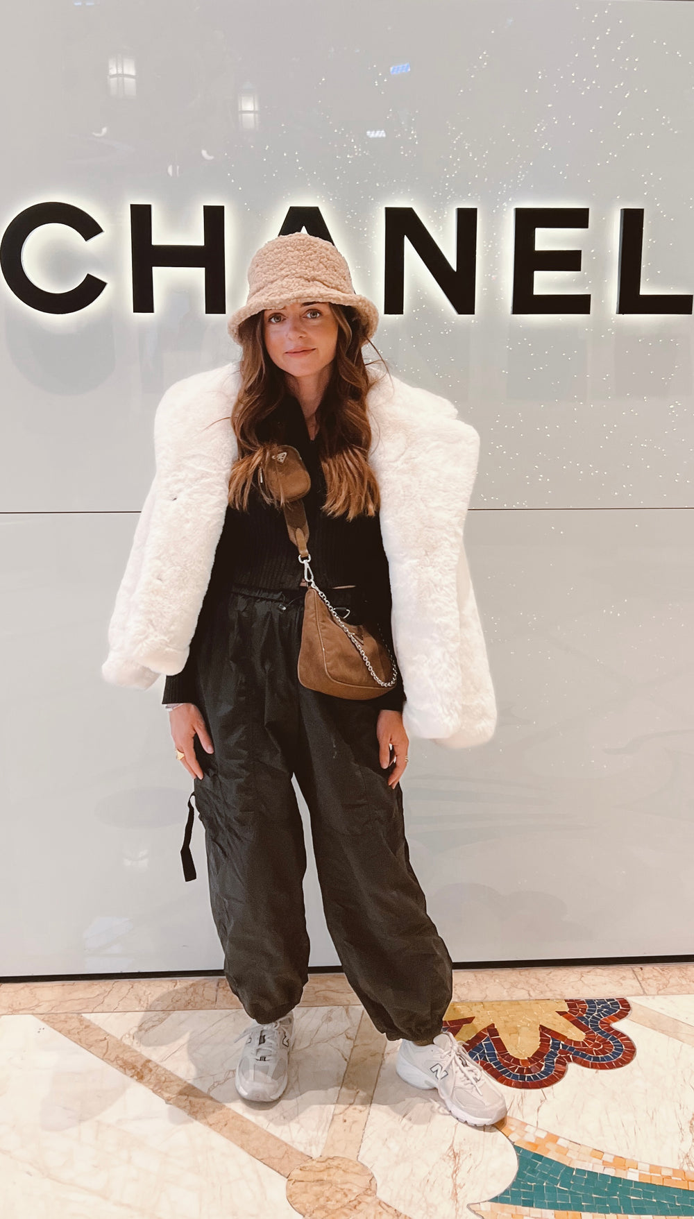 Oversized Faux Fur Coat with Cargo Pants Oversized Faux Fur Coat with Cargo Pants β Las Vegas Winter Outfits