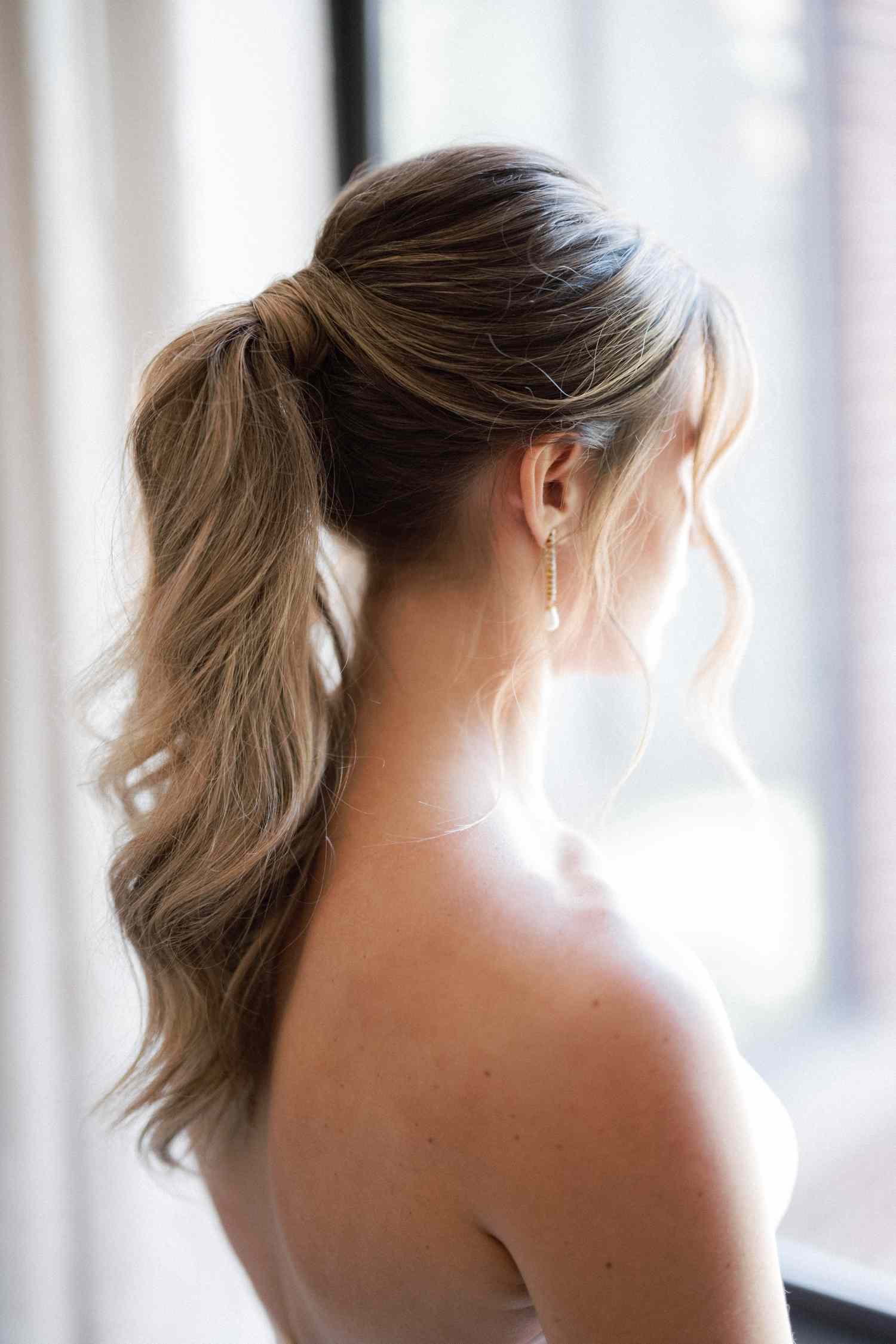 High Ponytail With Loose Waves High Ponytail With Loose Waves β Winter Formal Hairstyles