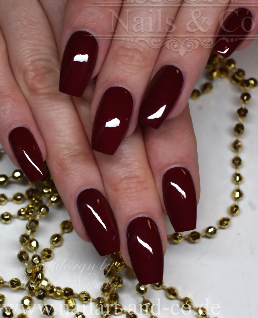 Medium Coffin High Gloss Cherry Red Medium Coffin High Gloss Cherry Red β Cherry Red Christmas Nails 2026