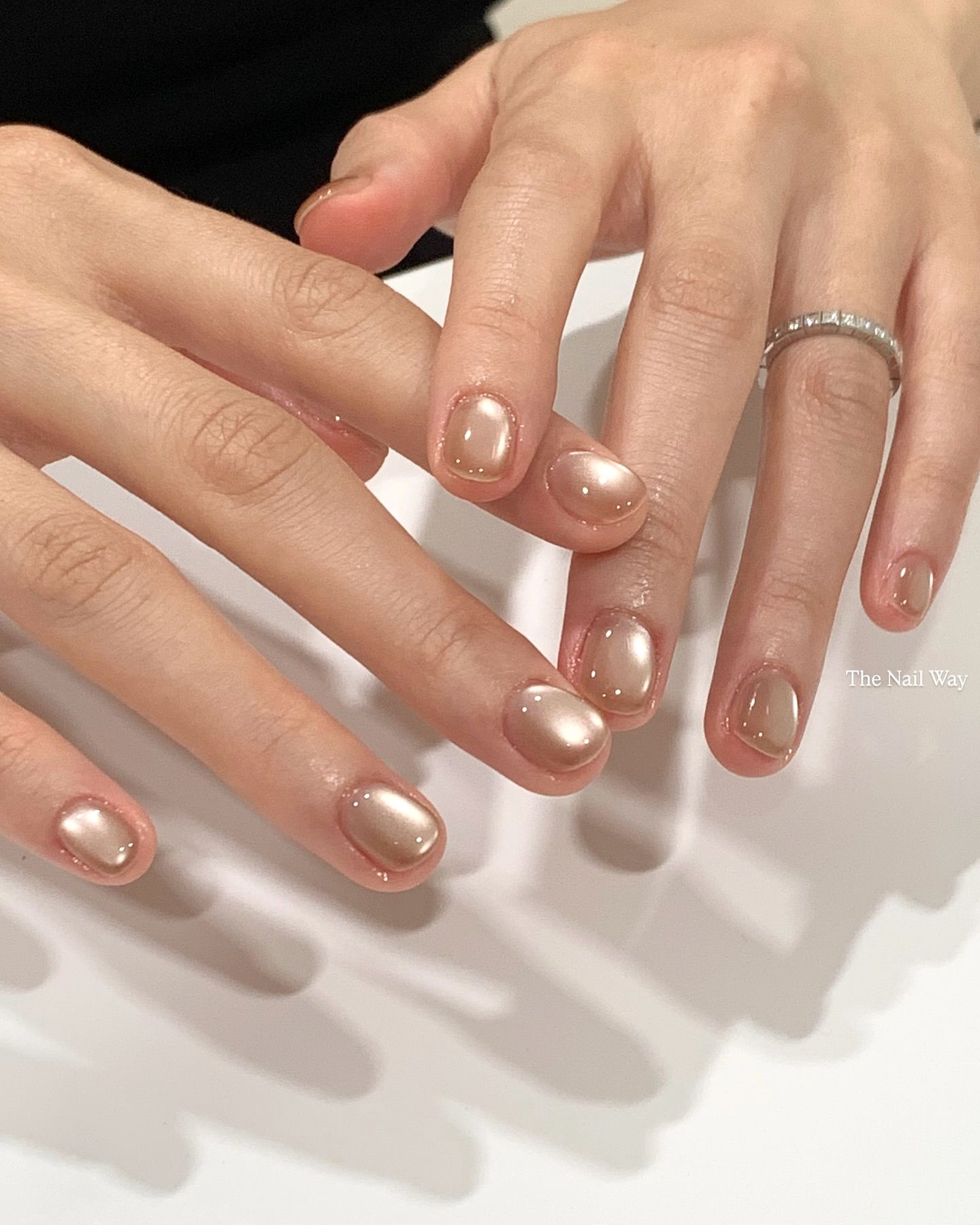 Sheer Nude Gold French Tip Almonds Sheer Nude Gold French Tip Almonds β Winter Gold Nails