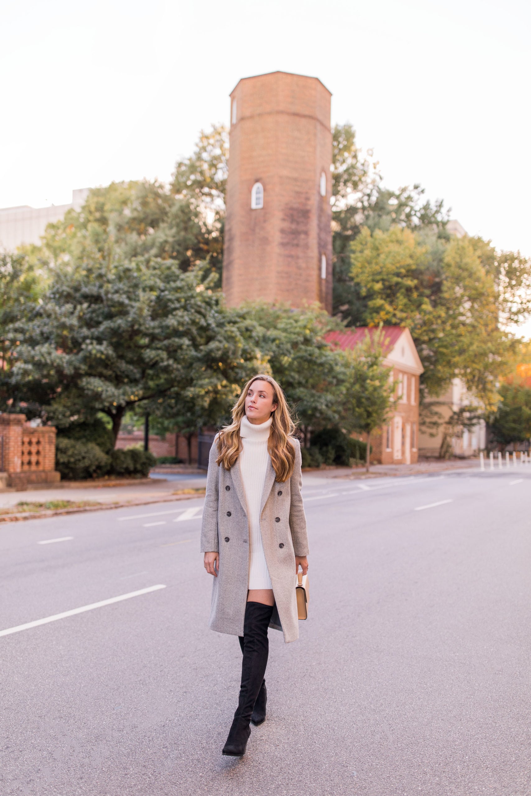 White Turtleneck Sweater Dress Under a Grey Coat White Turtleneck Sweater Dress Under a Grey Coat β Sweater Outfits
