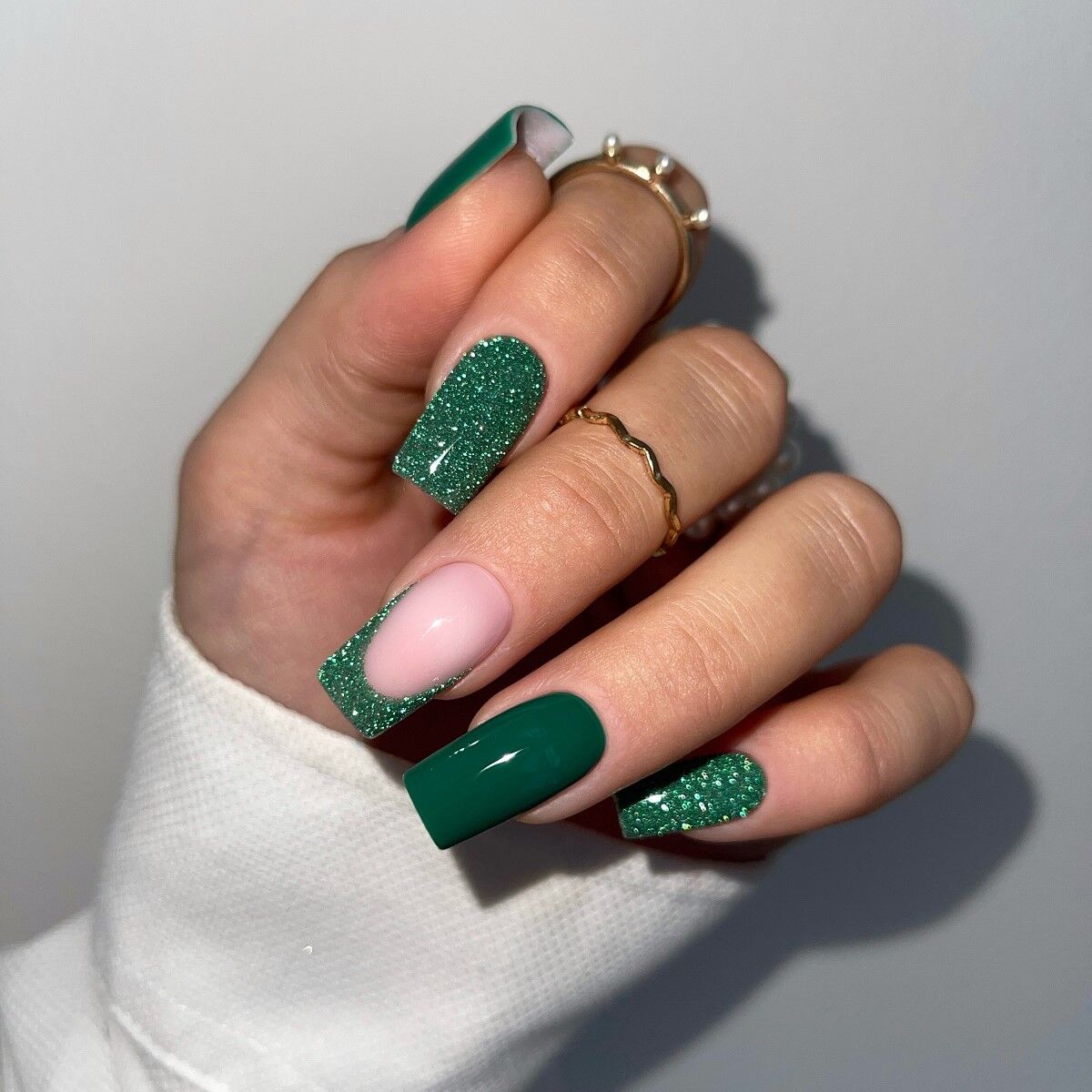 Long Square Glossy & Glitter Mix — Dark Green Winter Nails