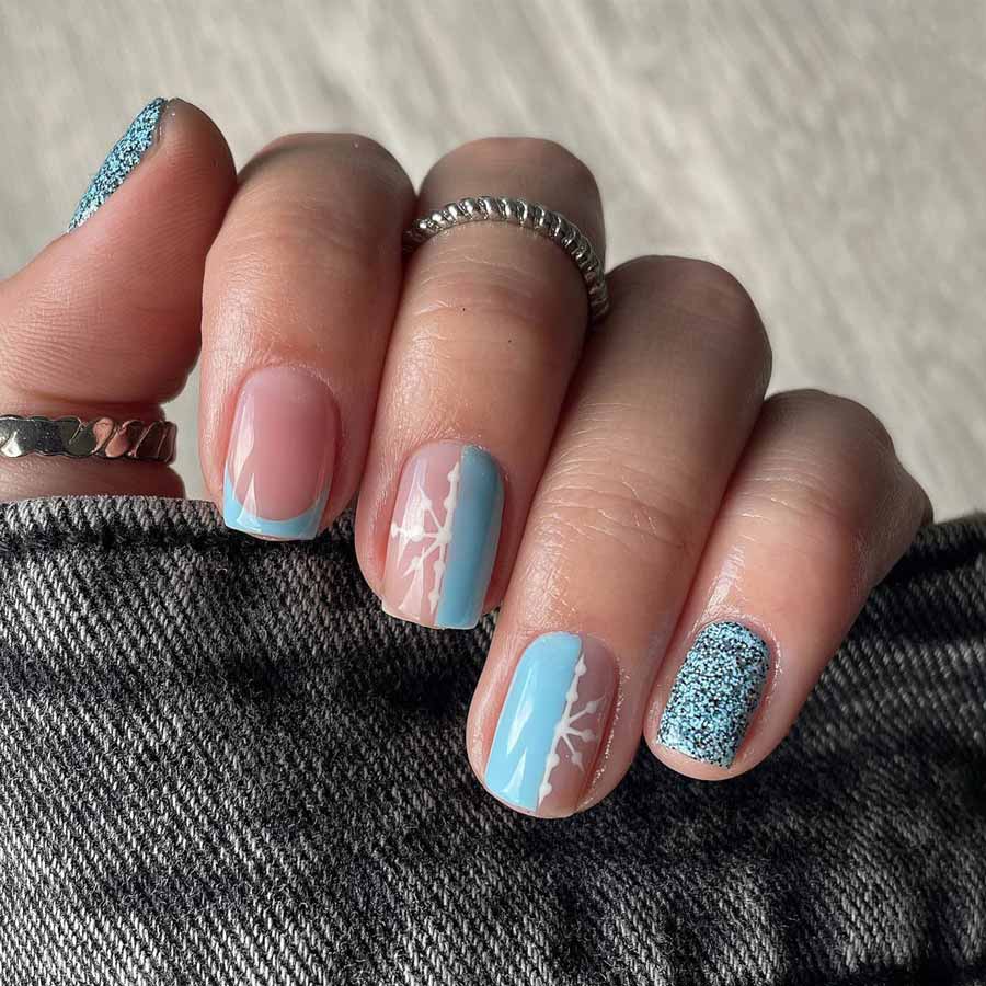 The Single Detail A Reader Notices First Visual Idea — Minimalist Christmas Nails 2026