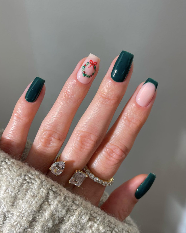Dark Green Wreath French Nails Dark Green Wreath French Nails β Christmas Square Nails 2026