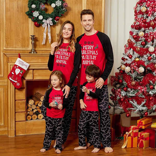 Matching Christmas Pajamas: Red and Black for a Festive Holiday Photo Matching Christmas Pajamas: Red and Black for a Festive Holiday Photo β Winter Family Photo Outfits