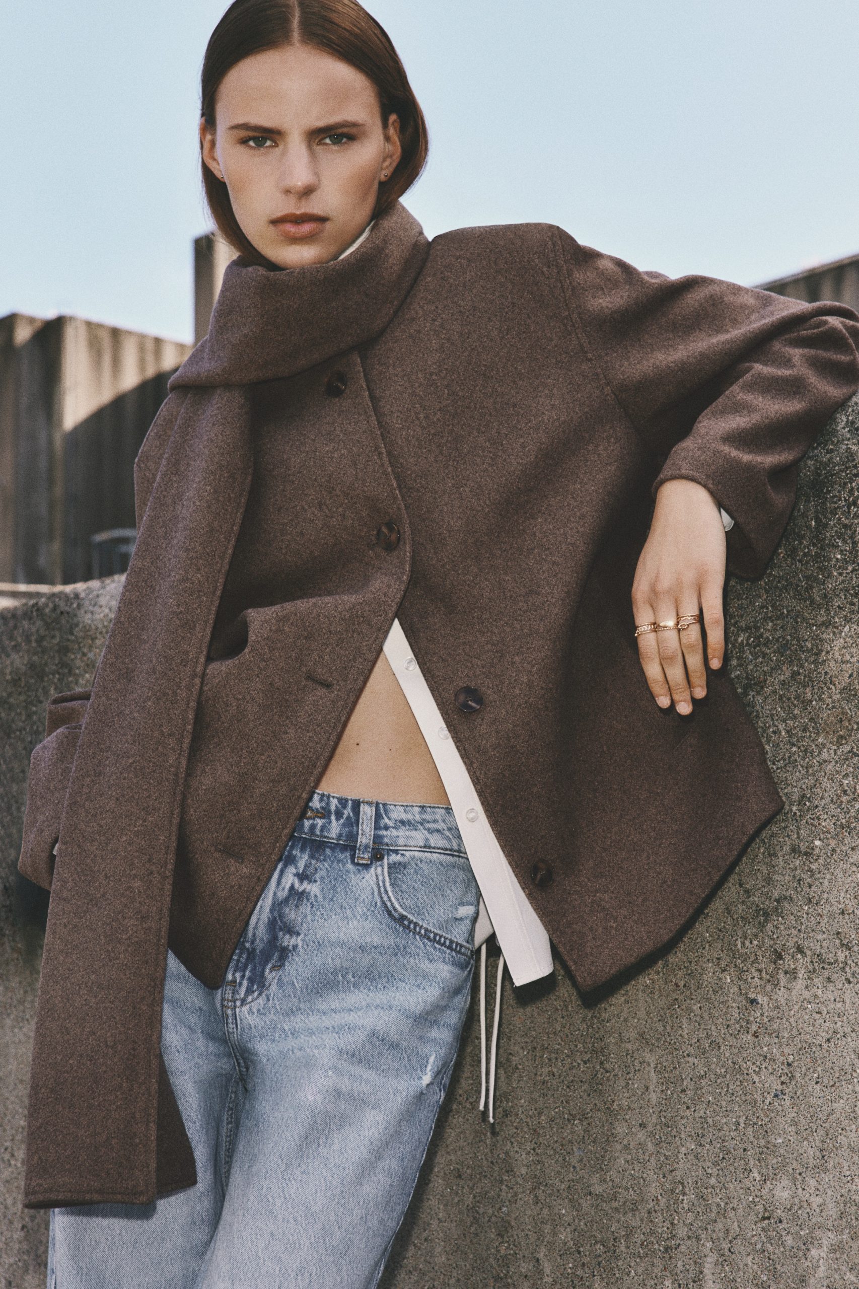 Chic Winter Streetwear with a Brown Wool Coat and Distressed Denim — Winter Streetwear Outfits