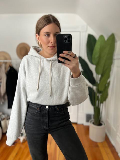 Grey Cropped Hoodie with Black Jeans — Hoodie Outfits
