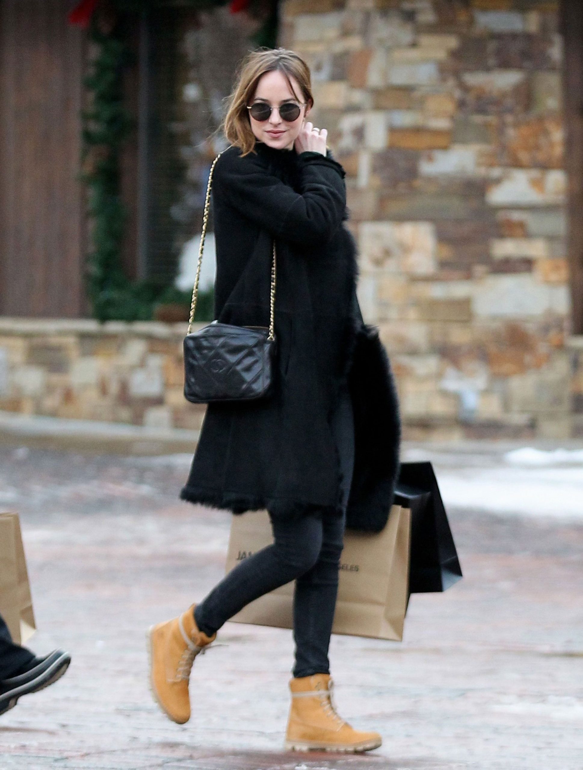 Shearling Coat and Skinny Jeans: A Cozy Yet Chic Combination — Timberland Boots Outfits