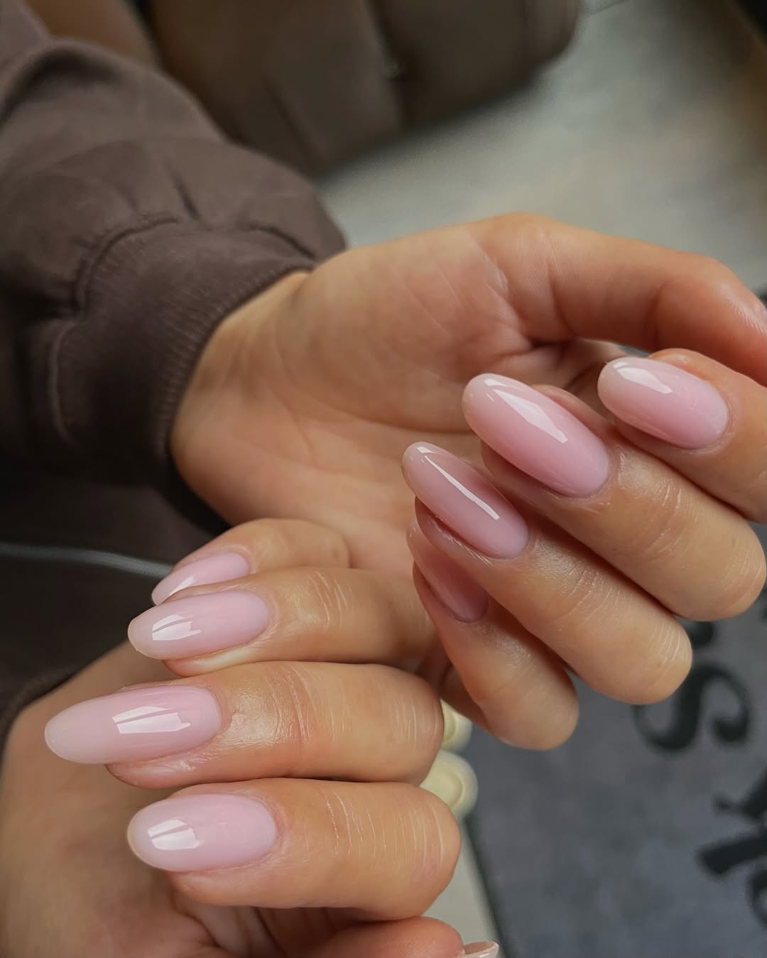 Medium Oval Sheer Pink Glossy Nails — Everyday Winter Nails