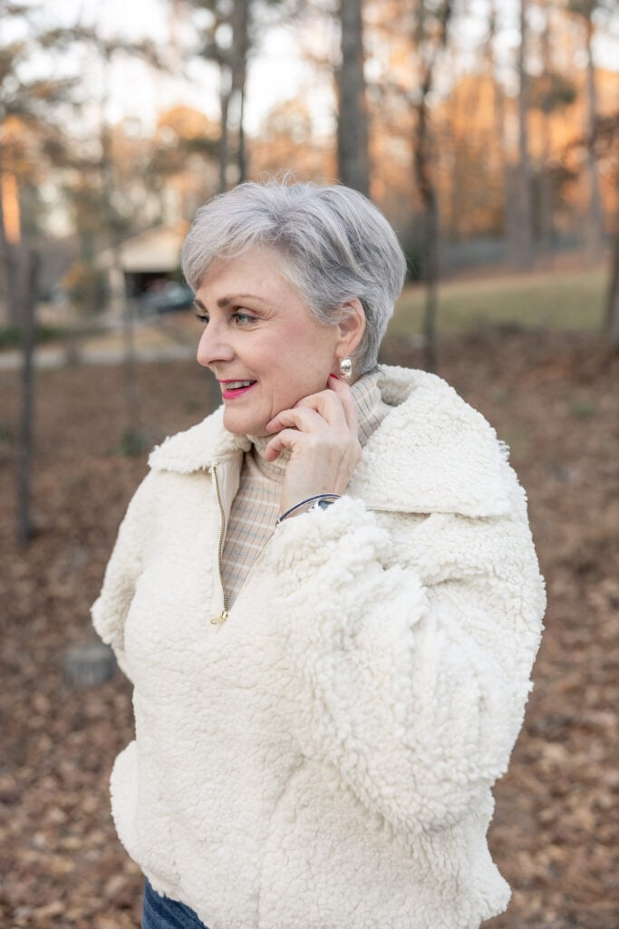 Teddy Fleece Jacket with Turtleneck for a Warm Brunch Teddy Fleece Jacket with Turtleneck for a Warm Brunch β Winter Brunch Outfits