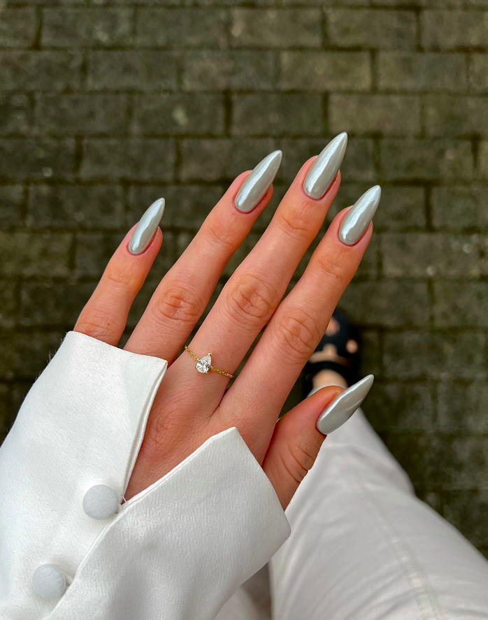 Chrome Pearlescent Visual Idea Chrome Pearlescent Visual Idea β Winter Nail Colors for Women Over 40