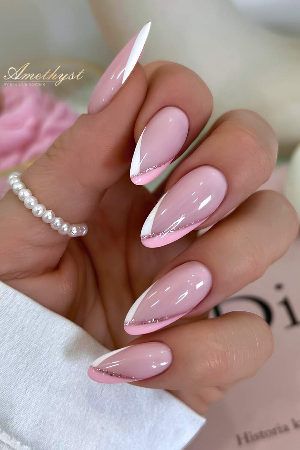 Modern French Tip with Pink Glitter Line Modern French Tip with Pink Glitter Line β Winter Pink Nails