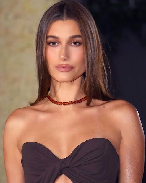 Collarbone Espresso Lob With Air-Dried Waves — Espresso Brown Hair