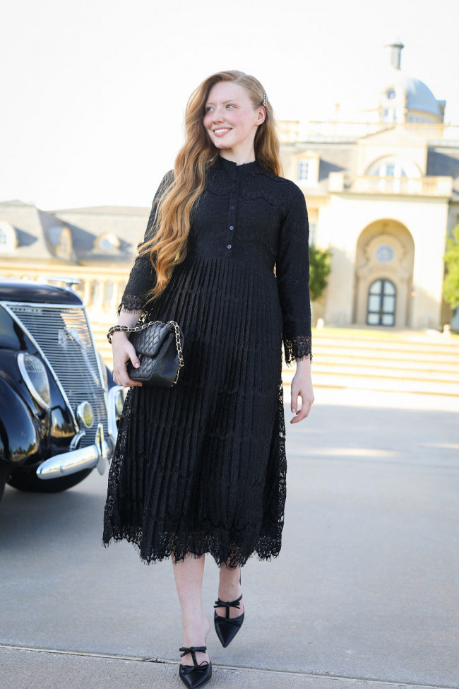 Black Lace Midi Dress for Formal Occasions Black Lace Midi Dress for Formal Occasions β Classy Winter Outfits