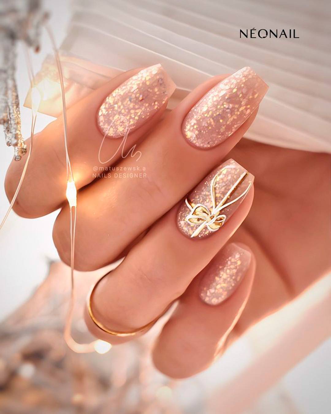 Medium Coffin Rose Gold Glitter 3D Bow Medium Coffin Rose Gold Glitter 3D Bow β Winter Bow Nails