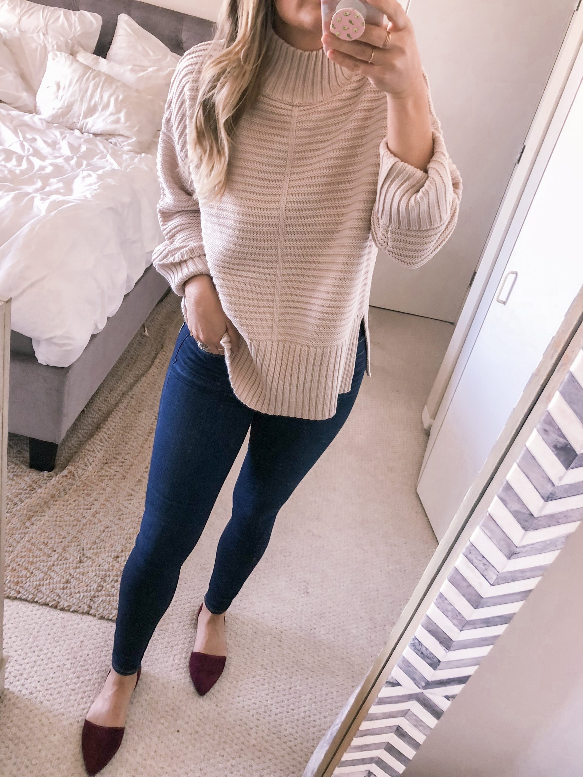 Oversized Beige Turtleneck with Skinny Jeans and Burgundy Flats Oversized Beige Turtleneck with Skinny Jeans and Burgundy Flats β Turtleneck Outfits