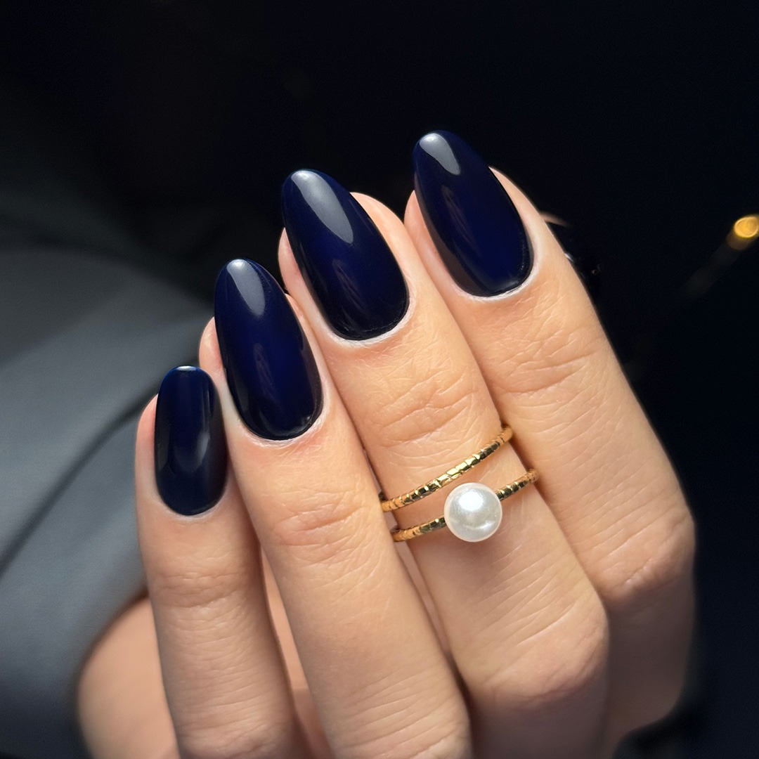 Deep Navy Blue Glossy Almonds Deep Navy Blue Glossy Almonds β Winter Nails for School