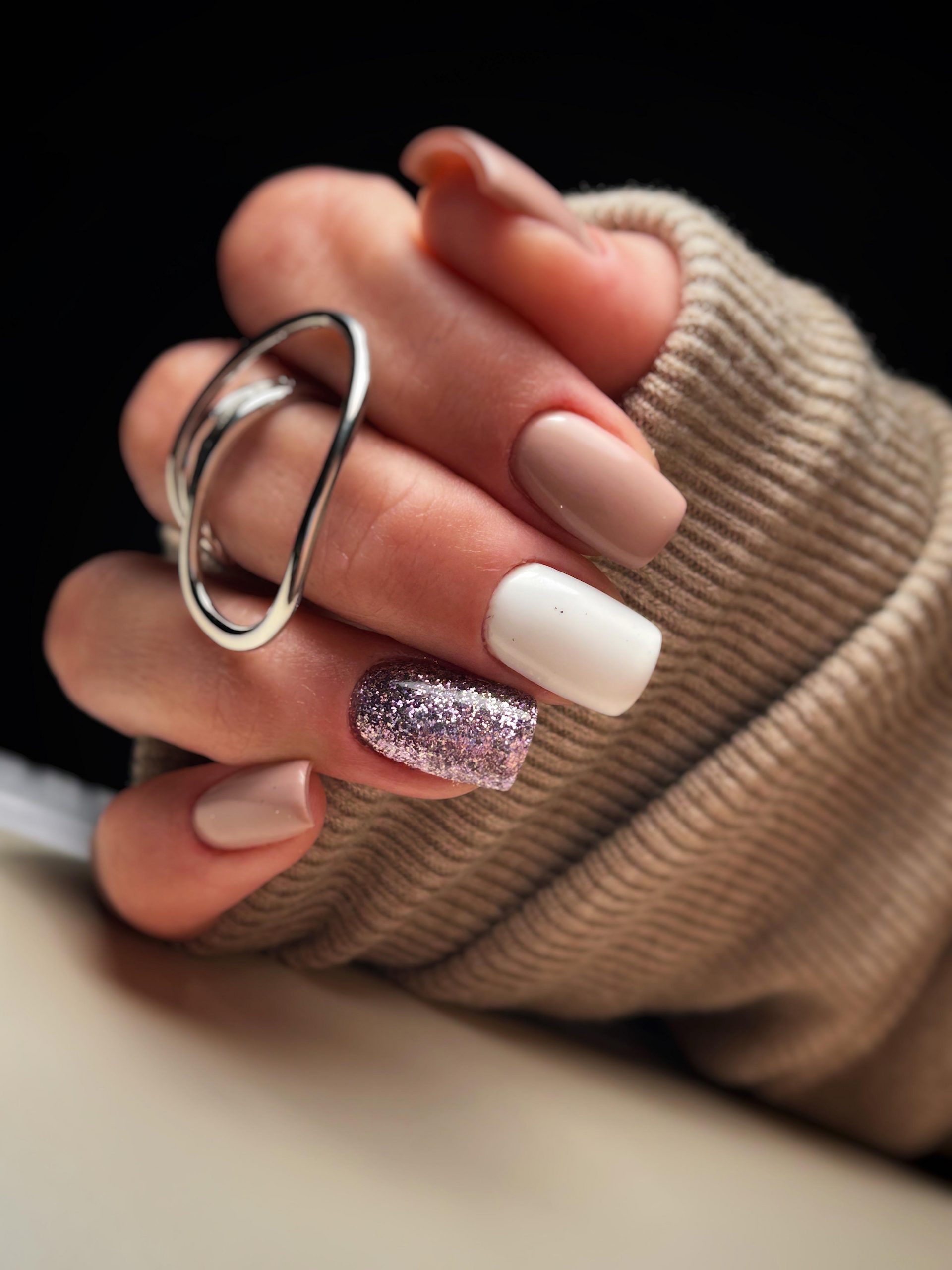 Matte Beige Glitter Short Square Mix Matte Beige Glitter Short Square Mix β Winter Nail Art Simple