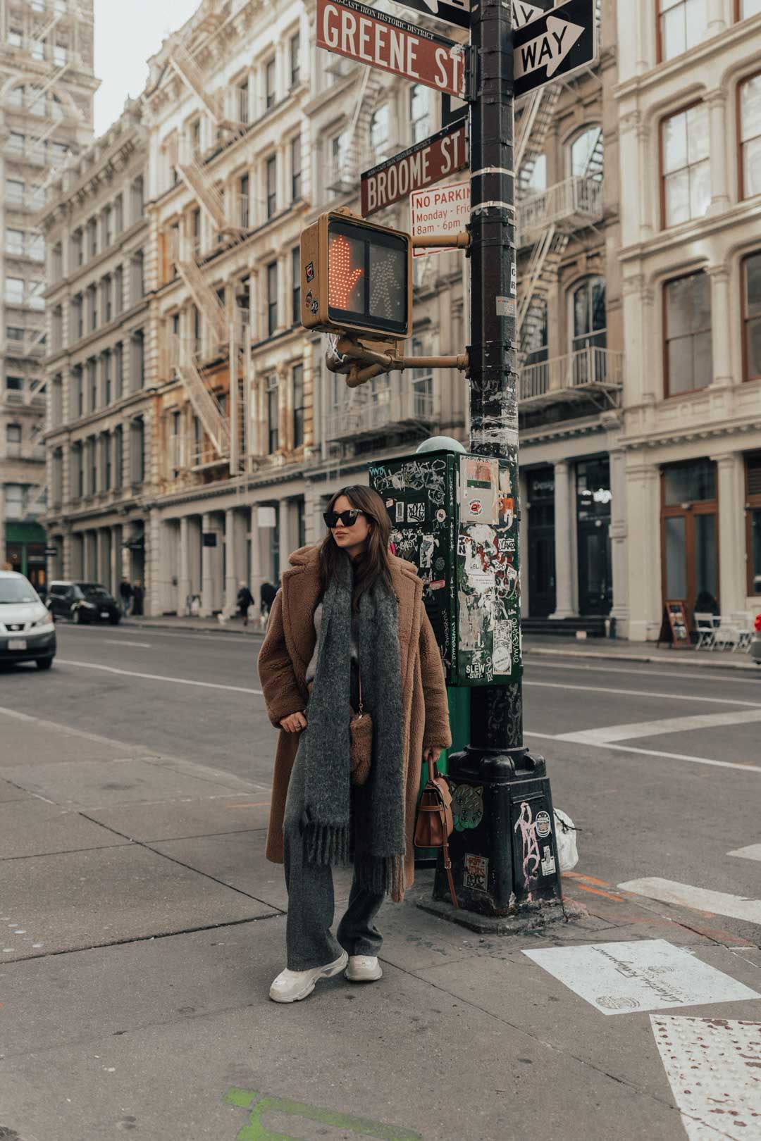 Long Camel Teddy Coat for Urban Exploration Long Camel Teddy Coat for Urban Exploration β Classy Winter Outfits