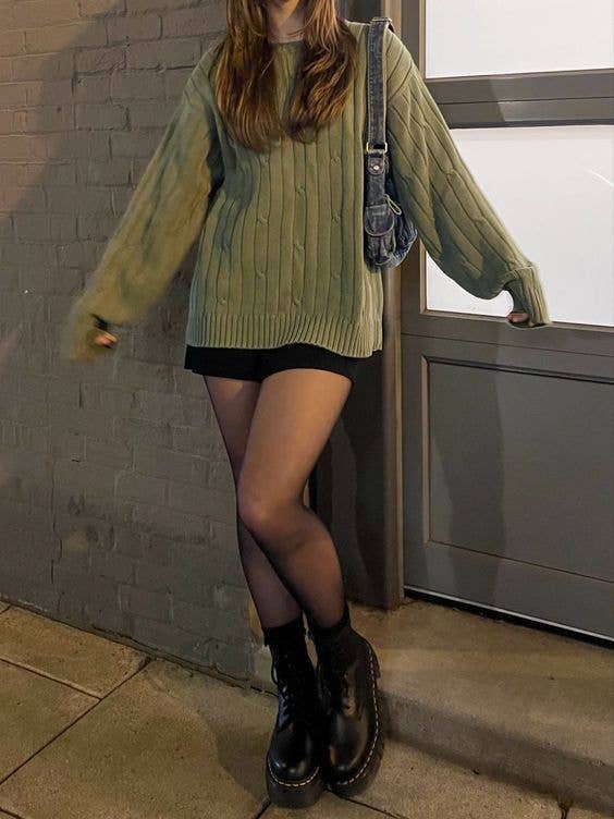 Oversized Knit Sweater Streetwear with a Mini Skirt — Winter Streetwear Outfits