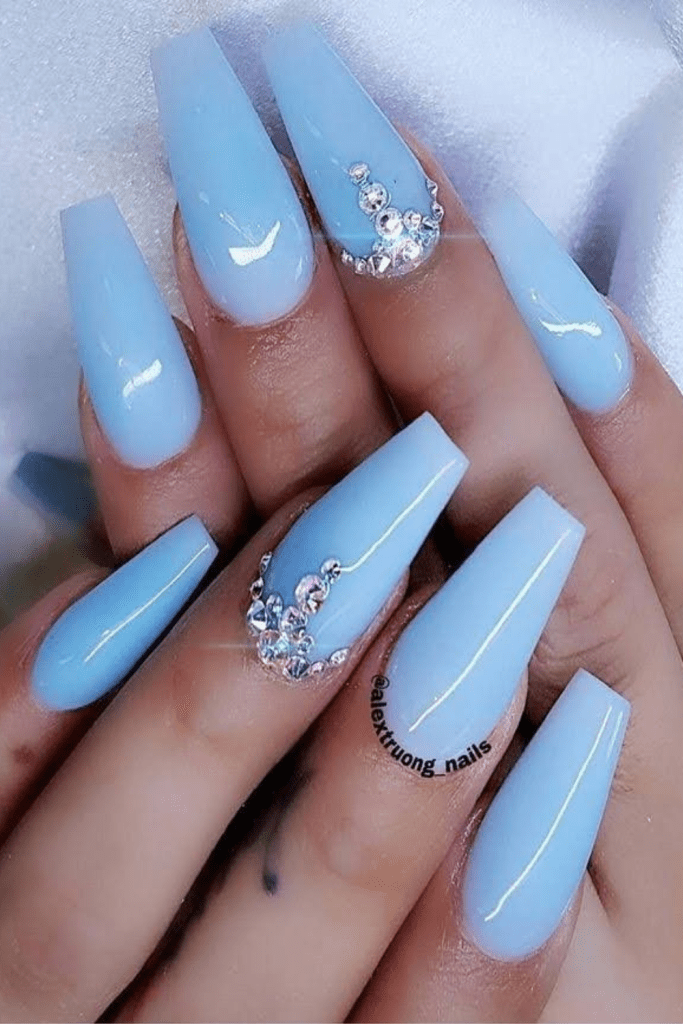 Rhinestones On Accent Nails Visual Idea Rhinestones On Accent Nails Visual Idea β Winter Birthday Nails
