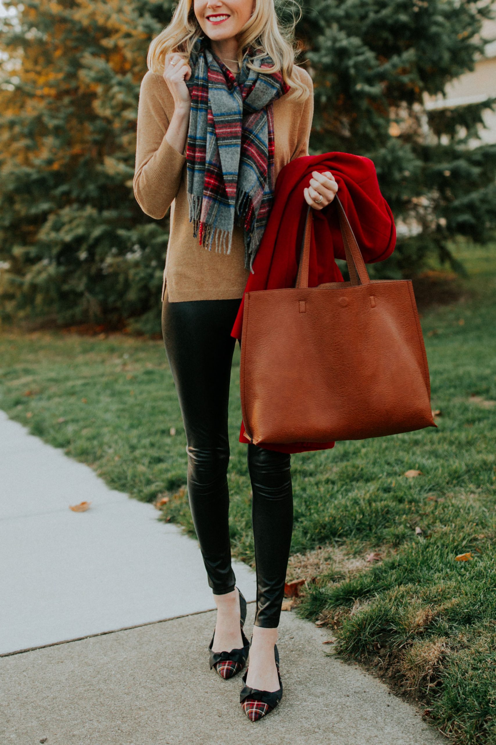 Crewneck Sweater with Plaid Scarf and Pointed Heels Crewneck Sweater with Plaid Scarf and Pointed Heels β Preppy Winter Outfits