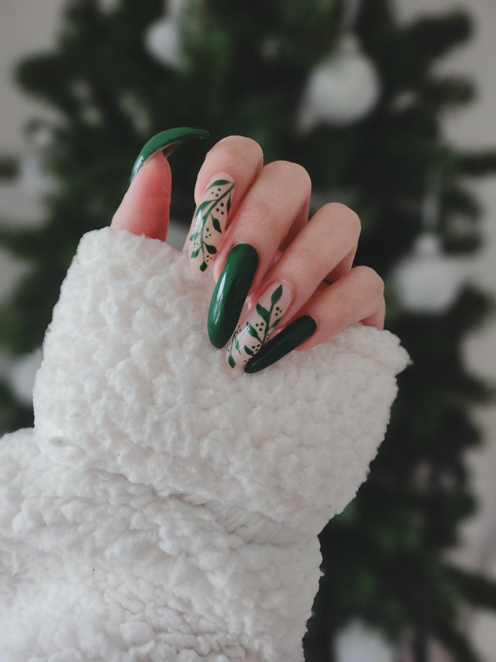 Long Coffin Green Leaf and Vine Motif — Green Christmas Nails 2026