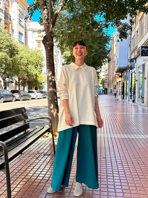 Cream Collared Sweater and Teal Wide-Leg Pants: Casual Cool Cream Collared Sweater and Teal Wide-Leg Pants: Casual Cool β Oversized Sweater Outfits