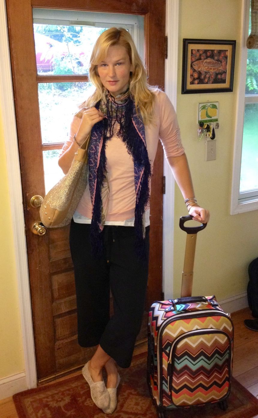 Layered Tops and Scarf for a Comfortable Trip — Cabin Trip Outfits