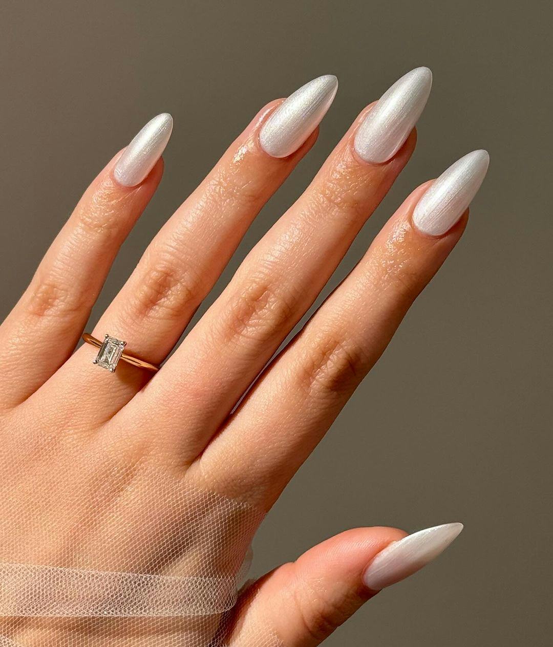 Long Almond Pearlescent White Chrome Long Almond Pearlescent White Chrome β Winter Chrome Nails